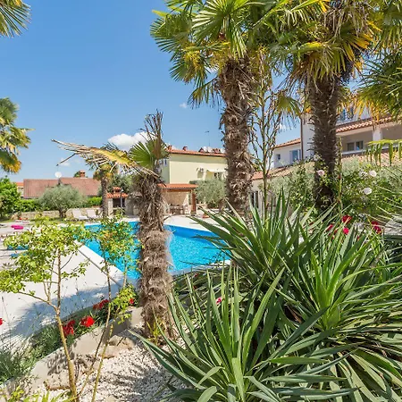 Apartment Lauschiges Mit 60m2 Pool, Babybett, Waschmaschine, Grillbereich - Nur 800 Meter Zum *